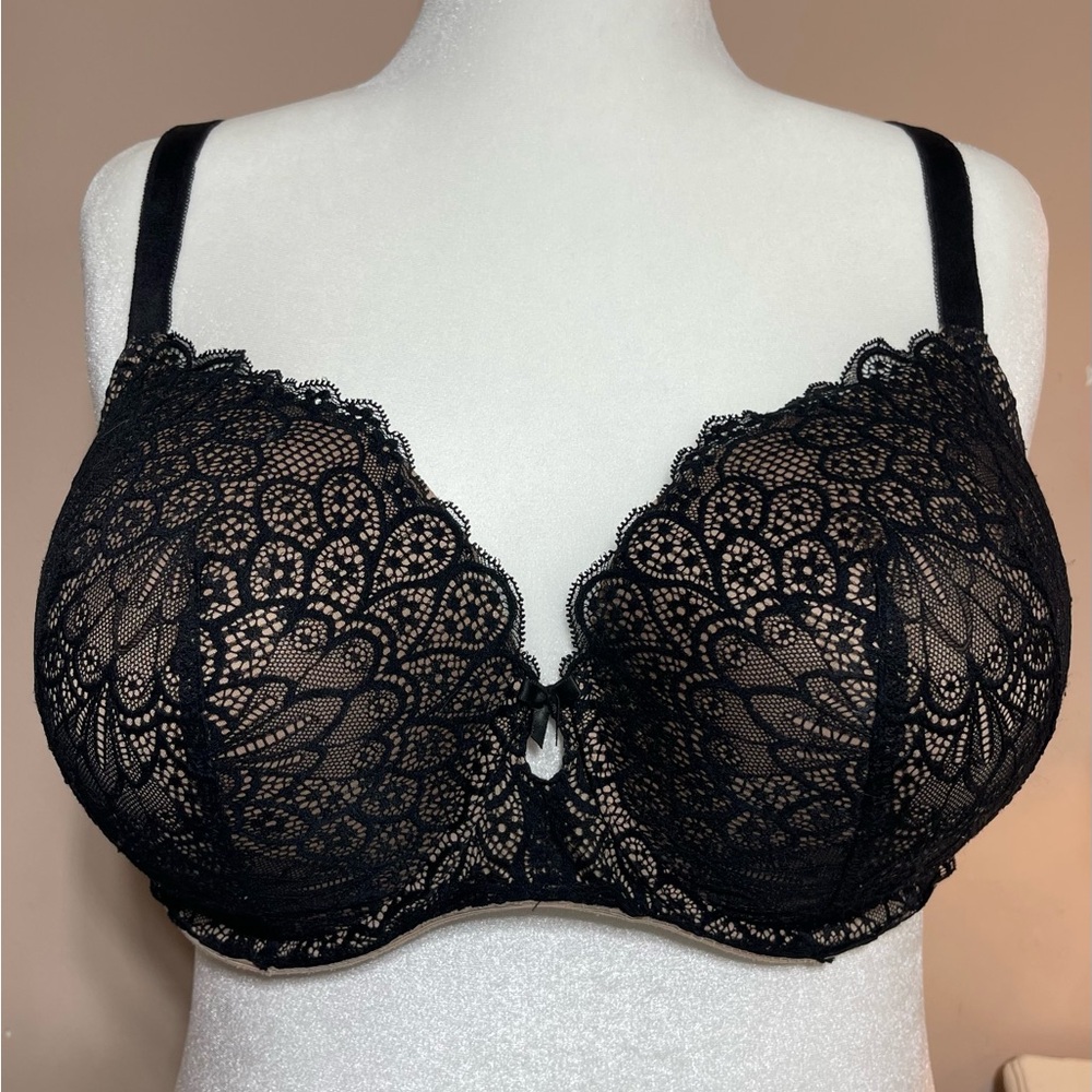 5/$25 Torrid Black Peacock Lace Underwire Bra